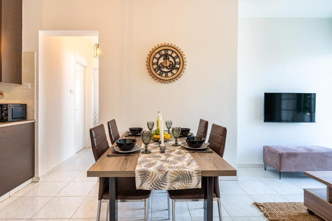 Araminta 2-Bedroom Apartment In Larnaka Exterior foto